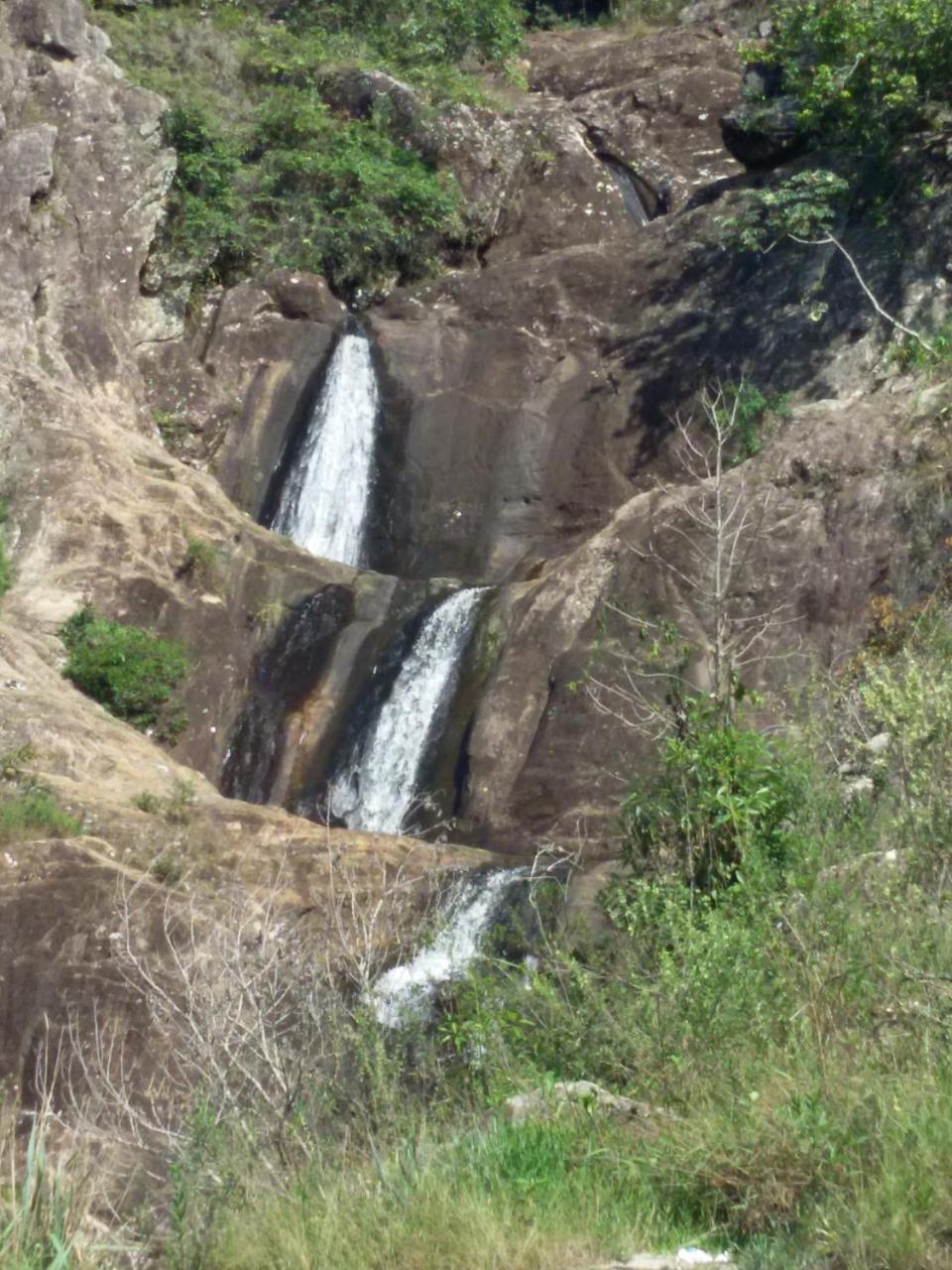 טיראדנטס Chales Da Estrada Velha מראה חיצוני תמונה
